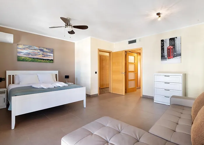 Rossella By Paramount Holidays