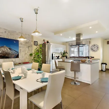 Rossella By Paramount Holidays Villa Costa Adeje (Tenerife)