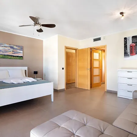 Rossella By Paramount Holidays