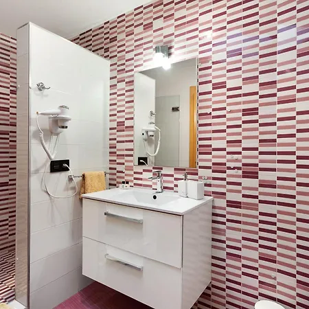 ホテル Rossella By Paramount Holidays アデヘ