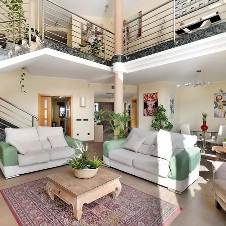 ホテル Rossella By Paramount Holidays